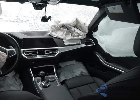 2021 BMW 330I xDrive z USA, uszkodzony, nr VIN 3MW5R7J03M8B56433